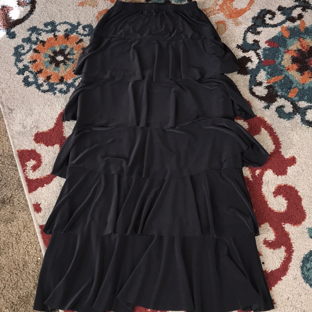 Ladies ruffle skirt